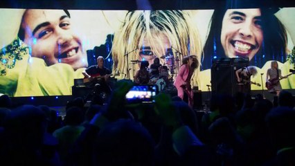 St Vincent - All Apologies @ Rock & Roll Hall Of Fame Induction Ceremony