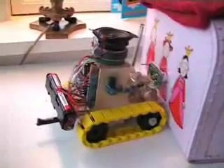 叩けそうなモノを探して叩きだすロボット