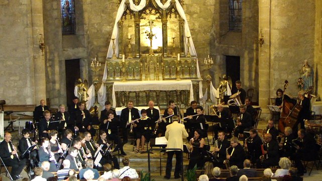 Le Marché Persan par l'Orchestre de l'Harmonie de Nissan 1.Juin 2014 à Cazouls