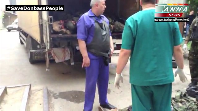 Донецк. Ужас! Убитые люди. Грузовик с трупами. Donetsk. Shock! A truck with corpses