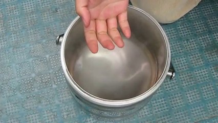 液体窒素に素手をつっこんでみた　I thrust a hand in liquid nitrogen