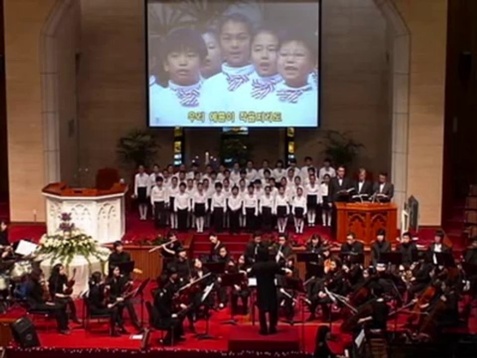 Pire orchestre d'enfants! ils massacrent la musique du film "2001, l'odyssée de l'espace"