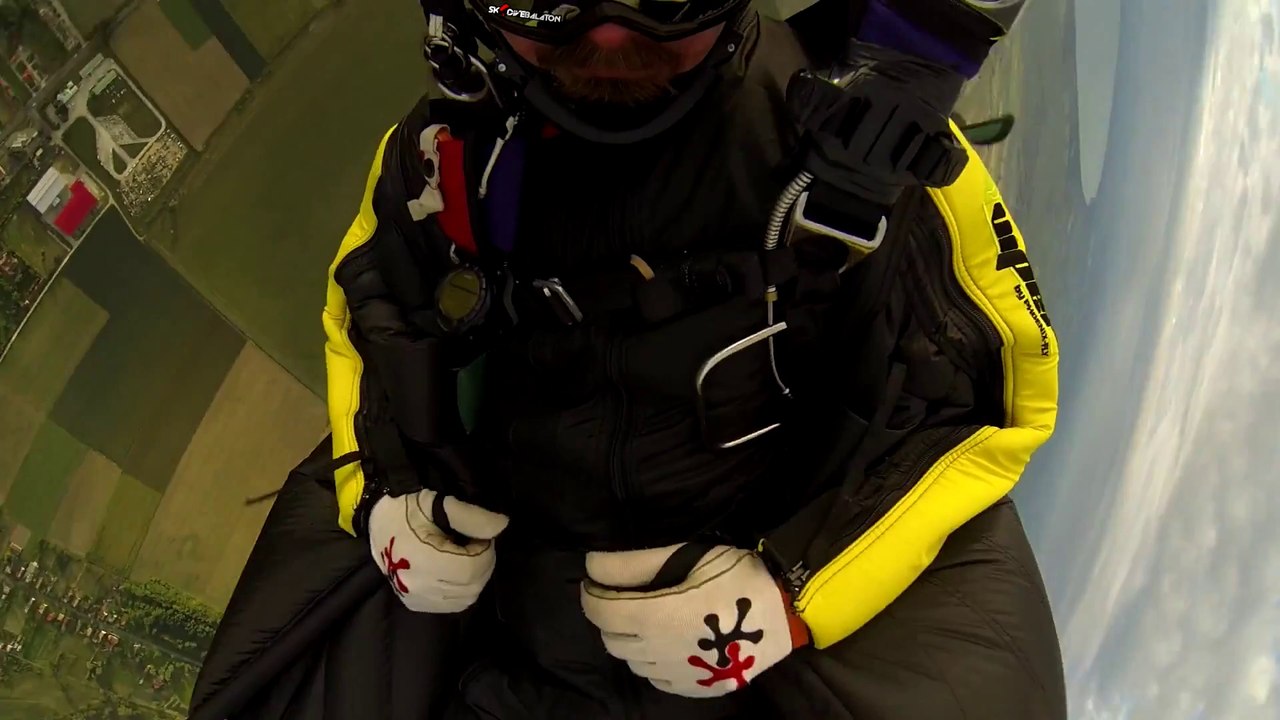 Viper Jump no. 10 - Skydive