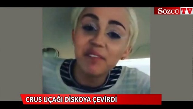 Miley Cyrus, Uçağı diskoya çevirdi