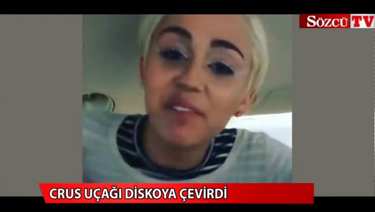 Miley Cyrus, Uçağı diskoya çevirdi
