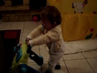 pépé et son déambulateur