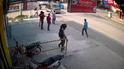 Un jeune se fait tirer dessus dans la rue ! a voir