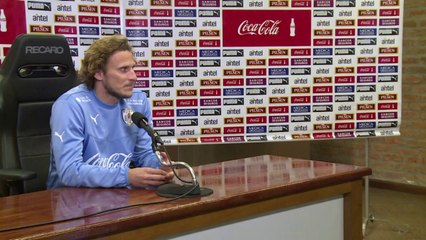 Com Suárez, Uruguai treina para a Copa