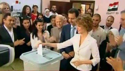 Présidentielle en Syrie : le couple Al-Assad vote à Damas