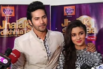 Alia curbs Varun from revealing the story