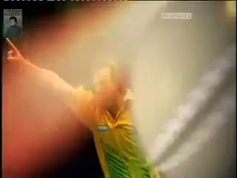 Adam Gilchrist Bowling very rare moment