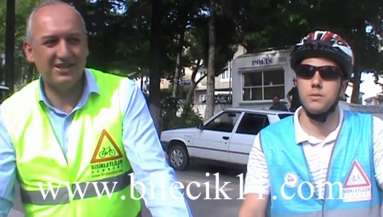 Belediye Meclisi Toplantısına Bisikletle Geldi