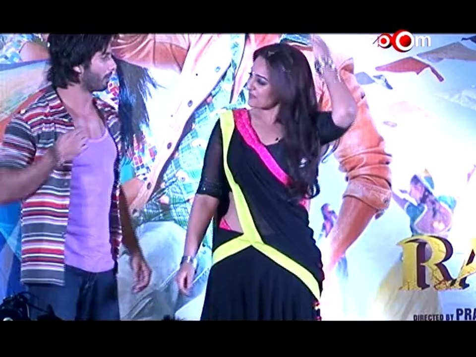 Shahid Kapoor CAUGHT RED-HANDED with Sonakshi Sinha
