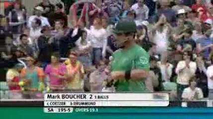 Brilliant catch near the boundary line