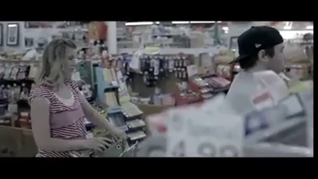 Kind+im+Auto+gelassen