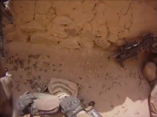 軽機関銃手のヘルメットカメラが捉えた銃撃戦　アフガニスタン