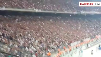 Télécharger la video: Beşiktaş Olimpiyat Stadı'na Gidiyor