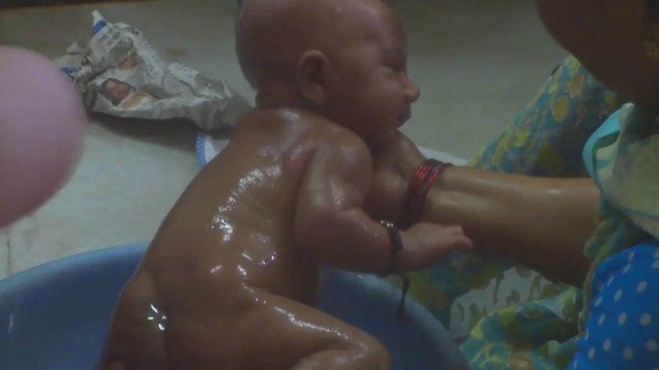 How to bath New born baby (just 1 month old) - PART 2
