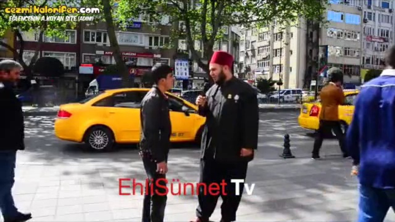 Kandil Röportajında Mavi Ekran Veren Genç