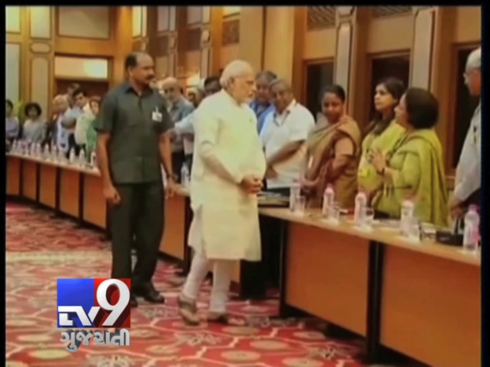 PM Narendra Modi says ''Meet me directly on Policy issues'' to government secretaries - Tv9 Gujarati