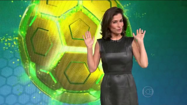 Renata Vasconcellos excitante em couro