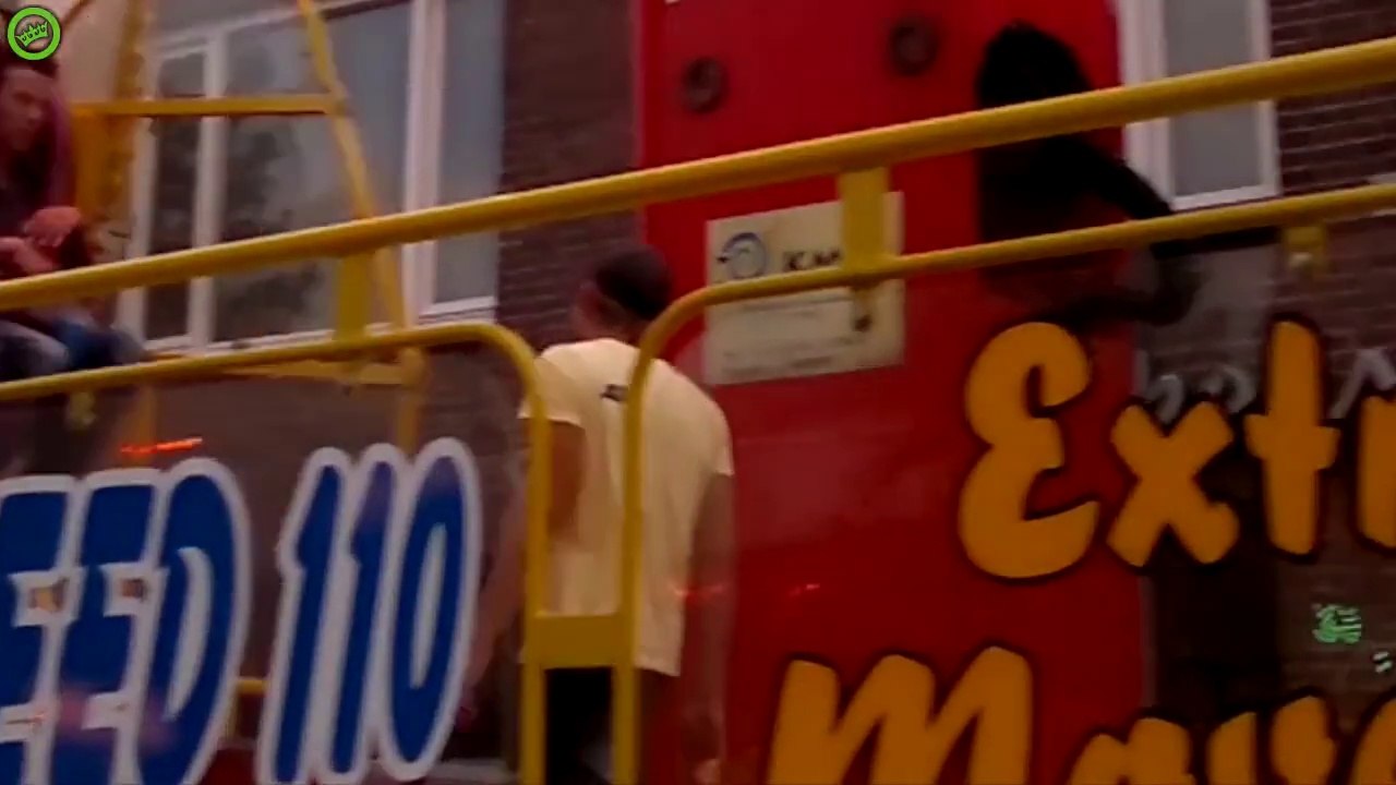 Un employé d’une fête foraine percuté violemment par un manège ! a voir