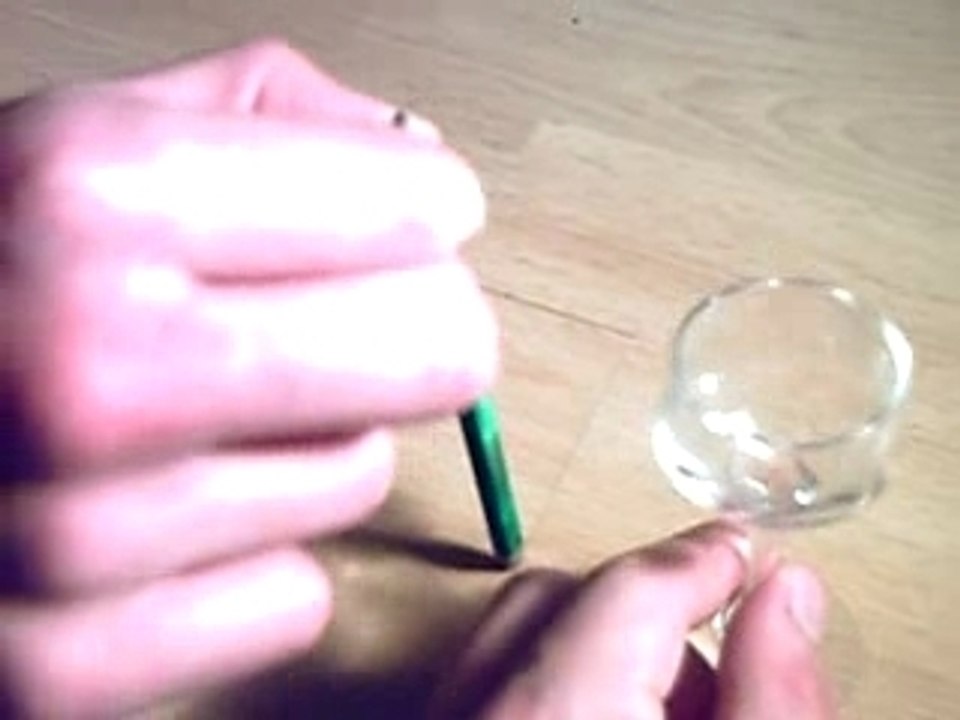 Le crayon et le verre