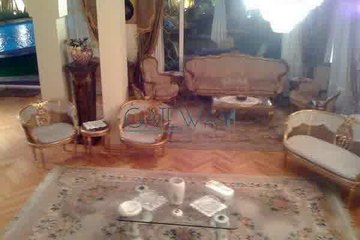 Luxurious villa with swimming pool in Mena Garden city