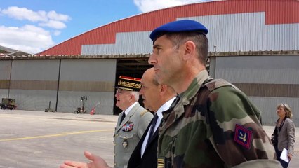 Revue des troupes par Jean-Yves Le Drian à Caen