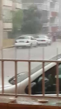 Şanlıurfa dolu yağdı. Trafik Felç oldu.