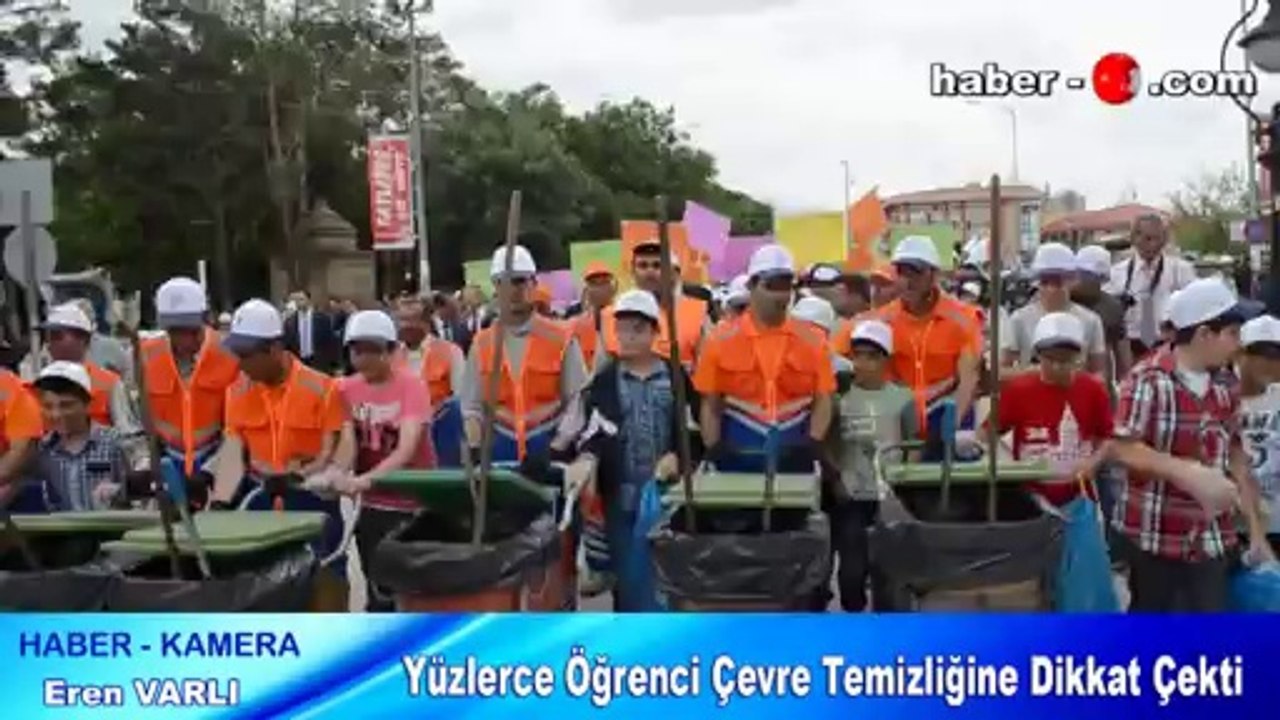 Yüzlerce Öğrenci Çevre Temizliğine Dikkat Çekti