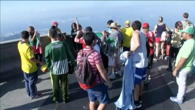 Brésil : travailleurs sans toit, policiers et employés du métro manifestent contre la vie chère