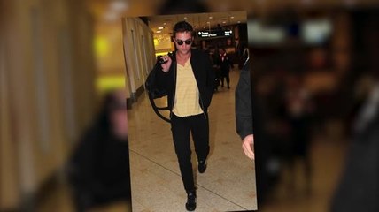Robert Pattinson Arrives in Australia