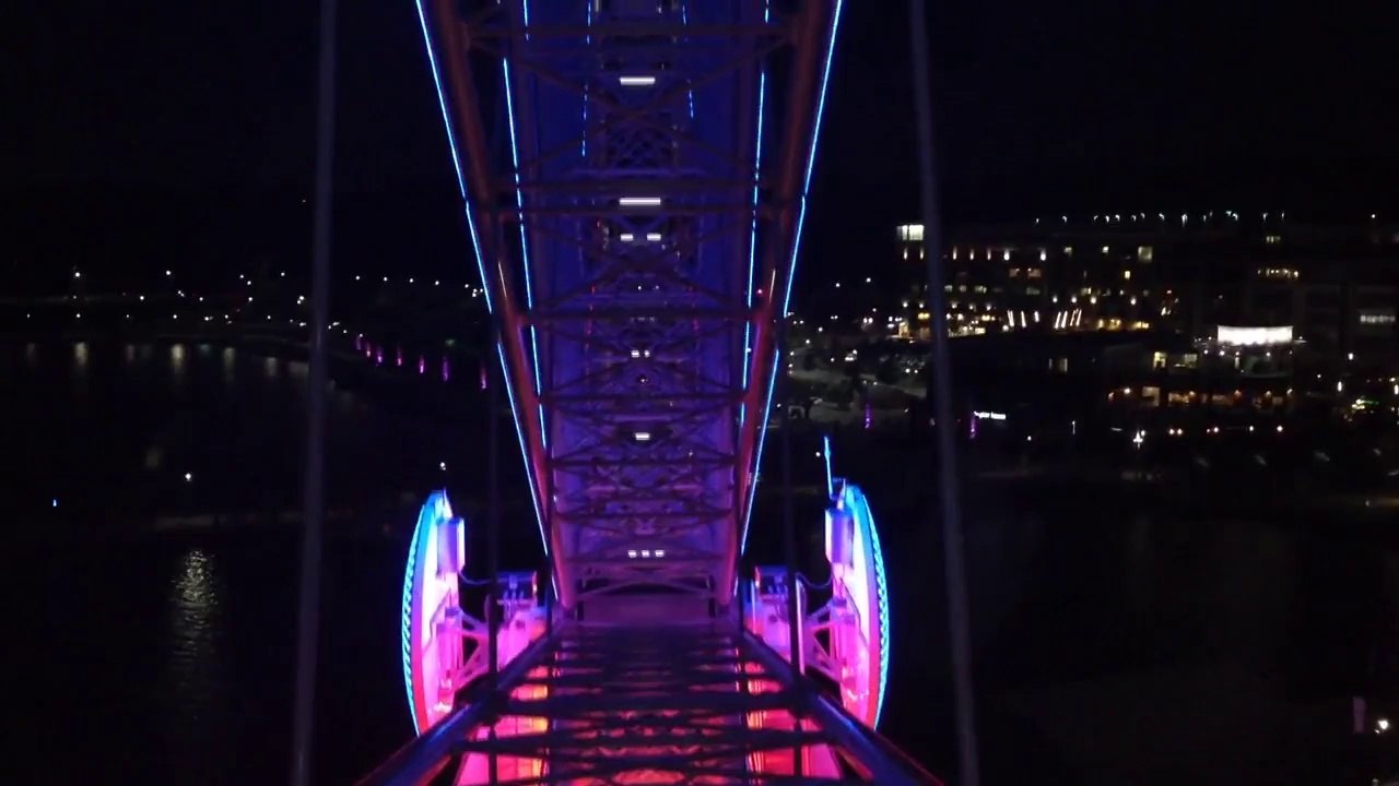 National Harbor’s Capital Wheel lights up