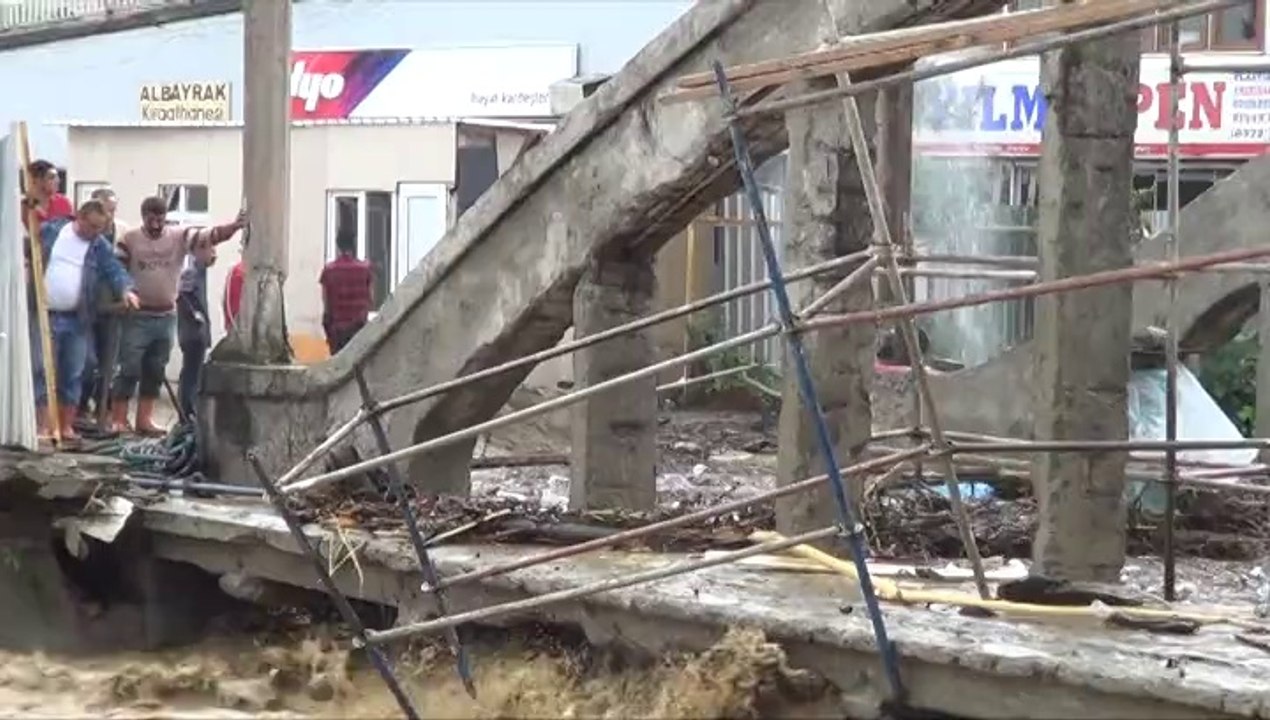 Zonguldak sel altında... Üzülmez ve Asma deresi taştı...