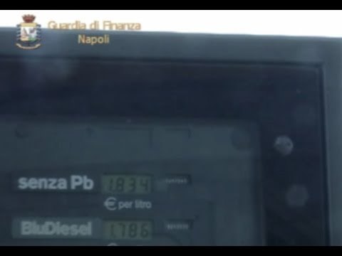 Campania - Contrabbando carburanti, sequestrati 26 distributori -1- (05.06.14)