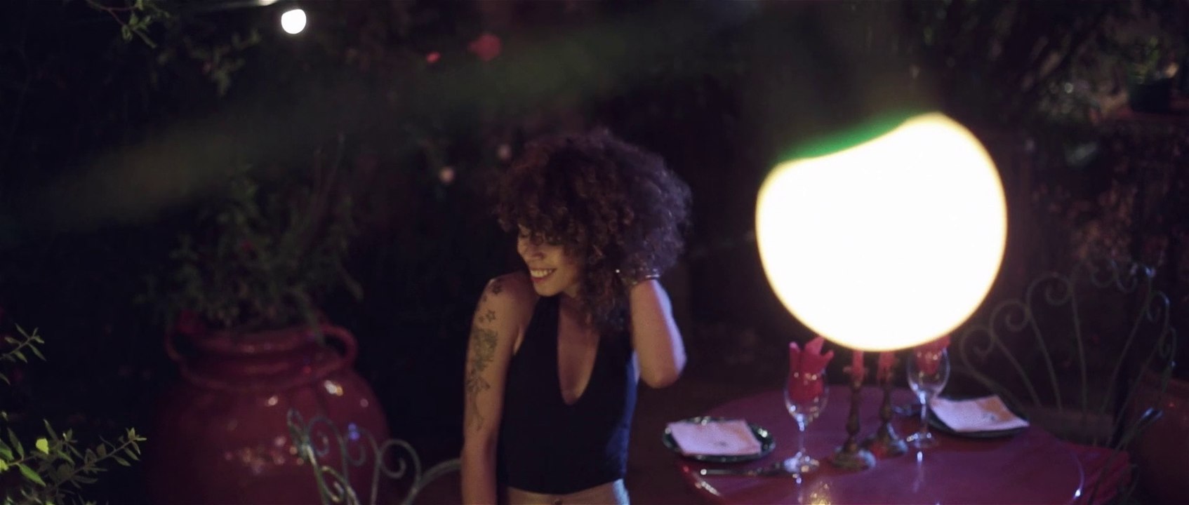 FLAVIA COELHO "Por Cima" (Official Video)