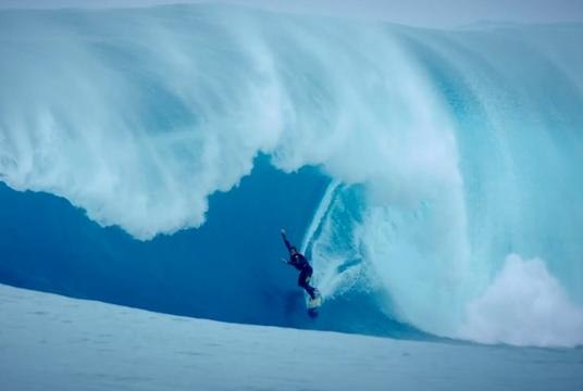 Best Of The Week #62: Big Waves, Surf, BMX, Snow, Skydive, Skate, Windsurf, MTB, Wake, MX Enduro, Snowmobile
