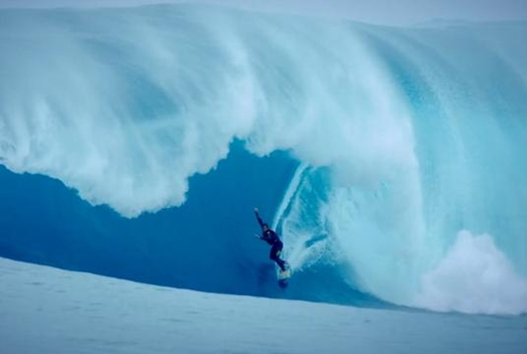 Best Of The Week #62: Big Waves, Surf, BMX, Snow, Skydive, Skate, Windsurf, MTB, Wake, MX Enduro, Snowmobile