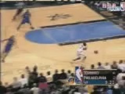 Allen Iverson dunks on Vince Carter face!