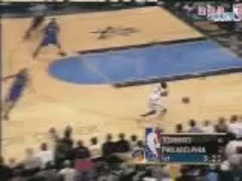 Allen Iverson dunks on Vince Carter face!