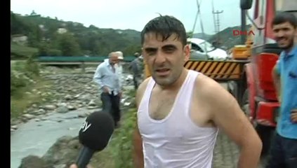 DEREYE OTOMOBİLİ İŞE DÜŞTÜ, 'SIKINTI YOK' DEDİ - HALK TV