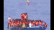 Itália resgata milhares de refugiados no Mediterrâneo