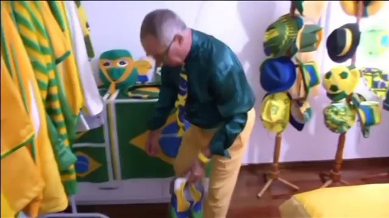 Ce fan du Brésil porte depuis 20 ans ....