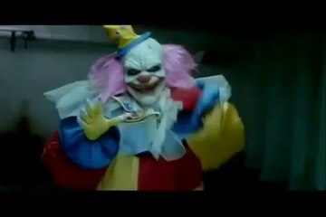 Doritos 13 Miedos Episodio 9- Los Payasos en el Estacionamento