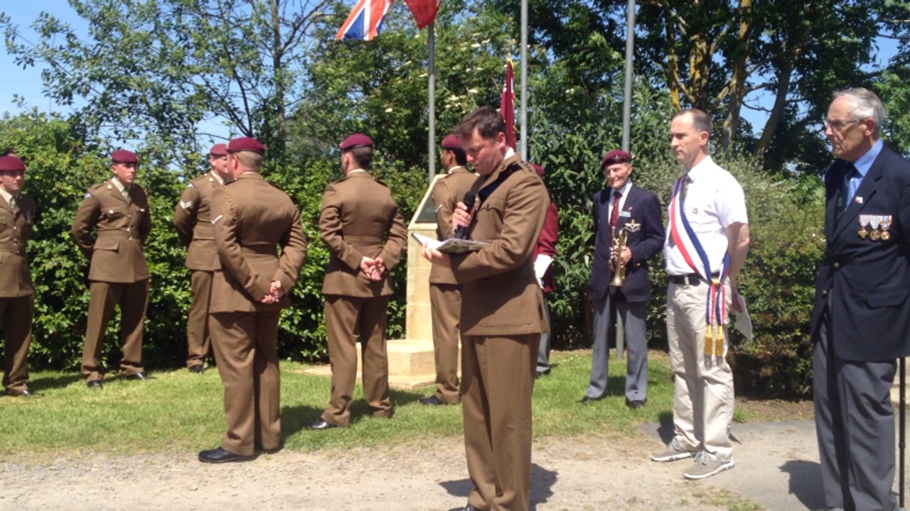 Hommage capitaine Juckes