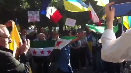 Акция протеста против визита В.Путина во Францию