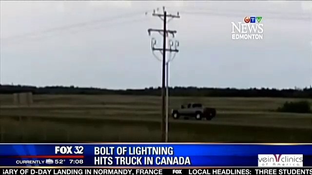 Car hit by lightning! So violent strike!