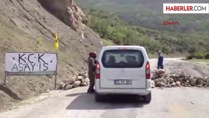 Çatak'ta PKK'lılar Yol Kesip, Kimlik Kontrolüne Başladı