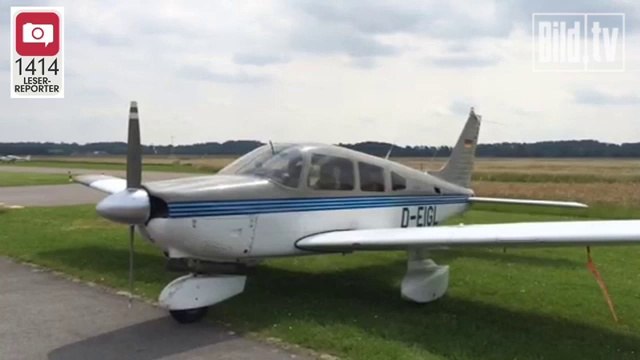 Guy on the beach almost killed by a plane landing!